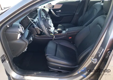 2021 Mercedes-Benz A 220 z USA, uszkodzony, nr VIN W1K3G4EB6MJ316826